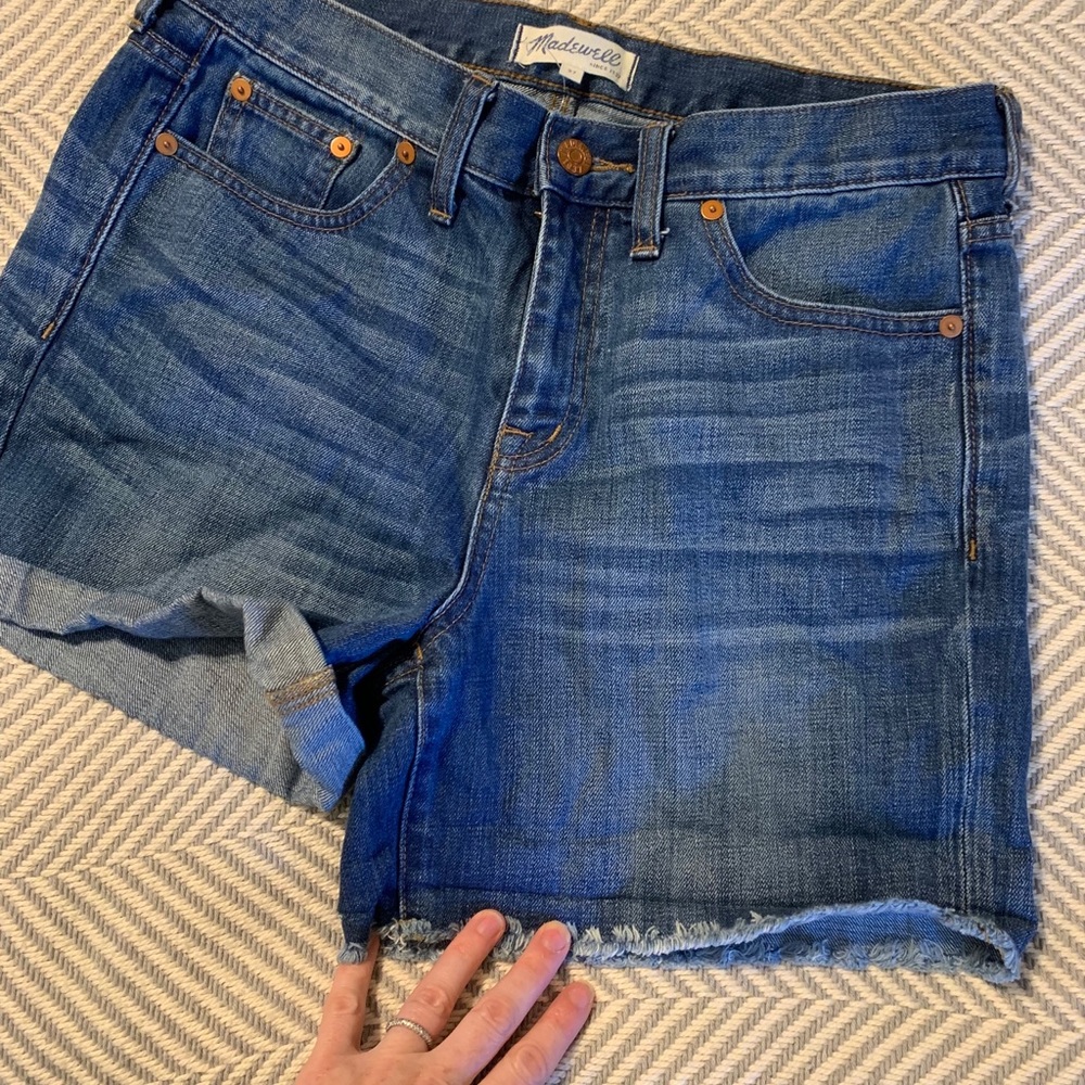 Madewell boyfriend shorts size 27, like new! - Picture 3 of 4